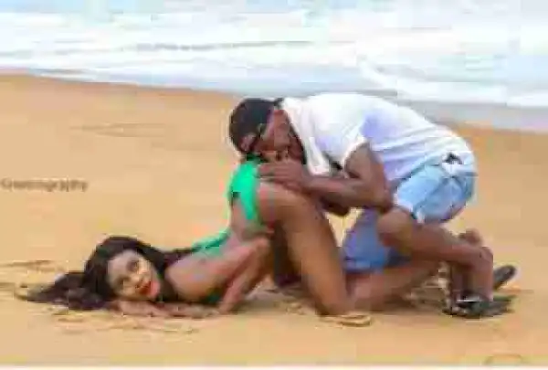 Man Grabs His Bae